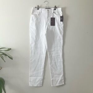 NWT‎ Gloria Vanderbilt Amanda White Jeans Size 8 Long Tapered Leg